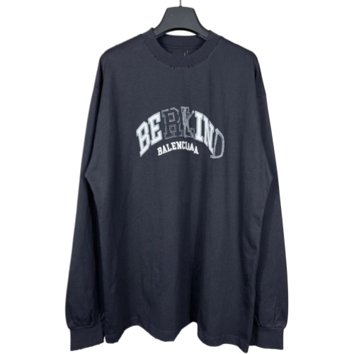 Balenciaga Text
Longsleeve