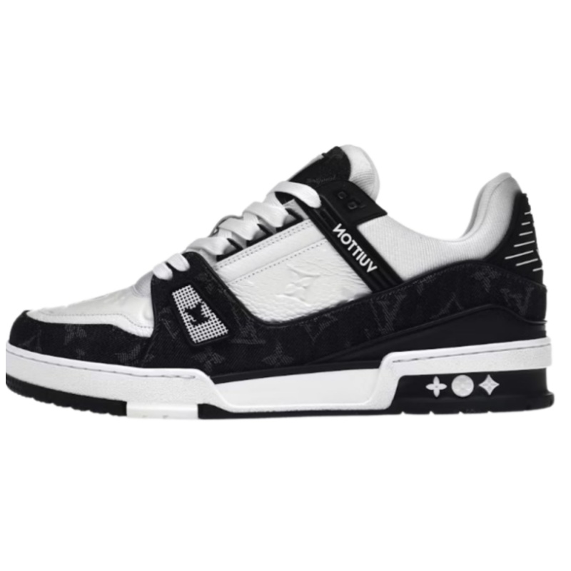 Louis Vuitton Trainer
White Black (A LOT OF COLOWAYS)