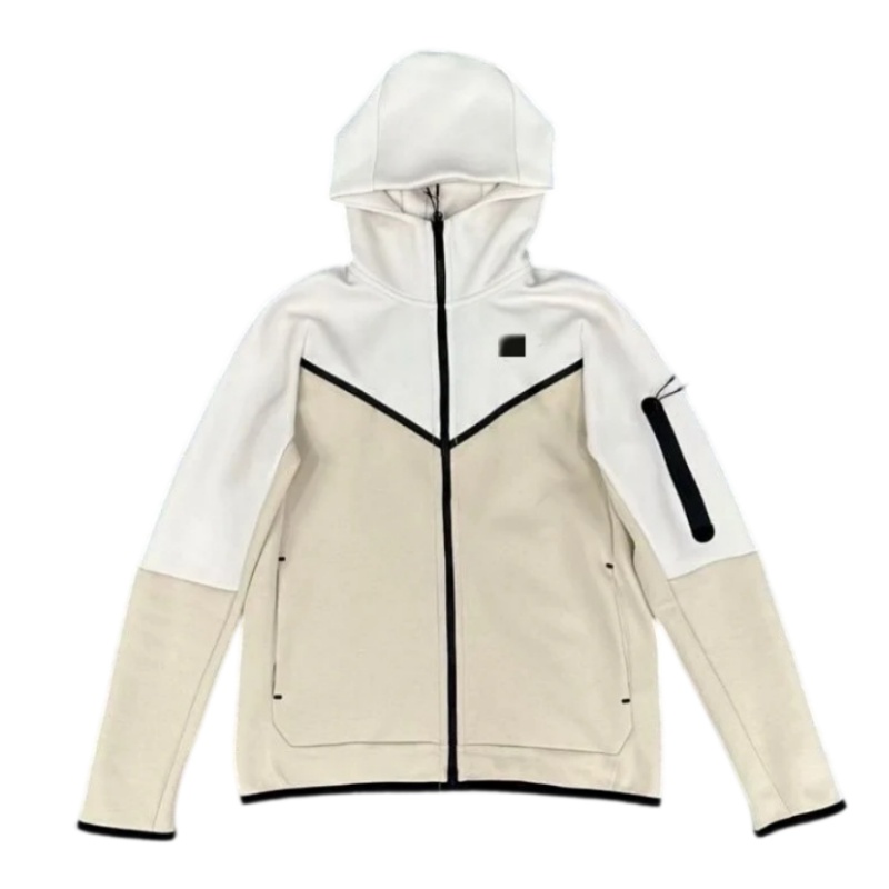 Nike 2023 Tech Fleece
(26cw)