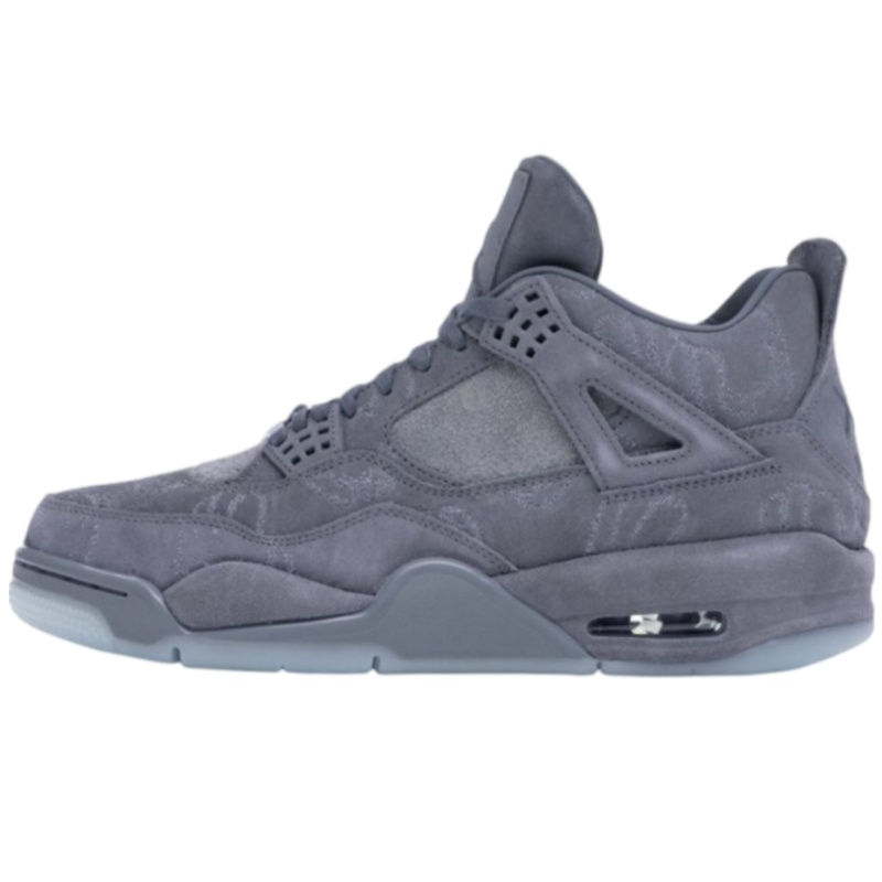Jordan 4
Kaws